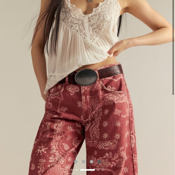 Red Bandana Print Barrel  pants size Large - Picture 3 of 13